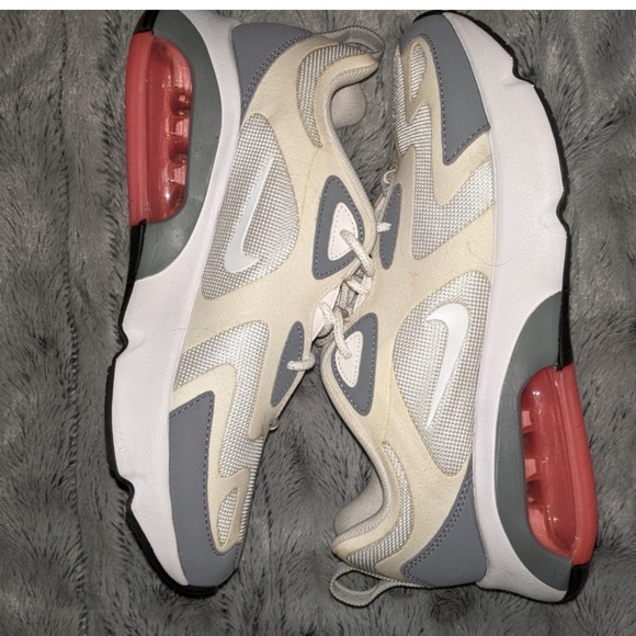 Nike Air Max - Picture 2 of 4